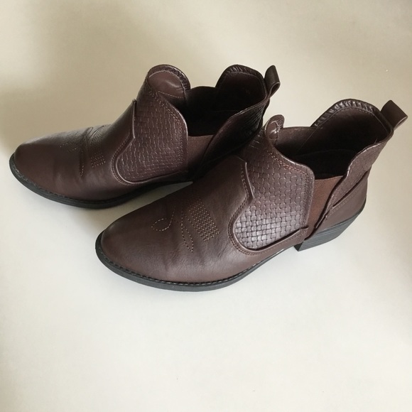 EASY STREET WESTERN STYLE ANKLE BOOTIES - Picture 2 of 12